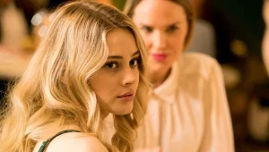 Josephine Langford w scenie z filmu "After 4. Bez siebie nie przetrwamy"