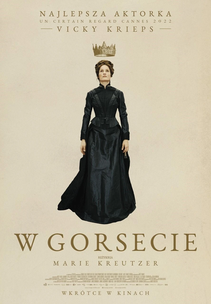 Vicky Krieps na plakacie filmu "W gorsecie"