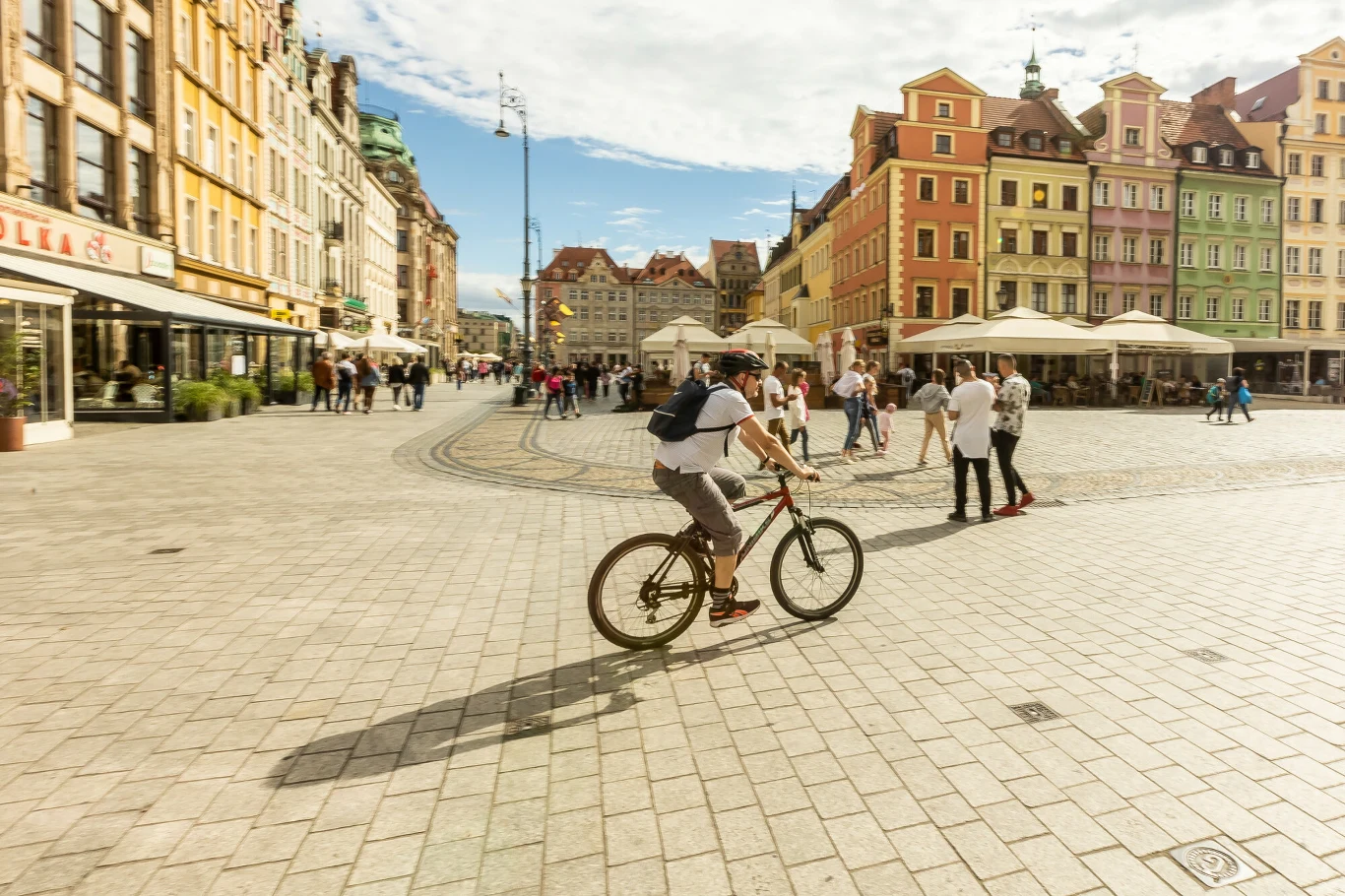 Jazda na rowerze jest zdrowa i dobra dla środowiska Jazda na rowerze jest zdrowa i dobra dla środowiska