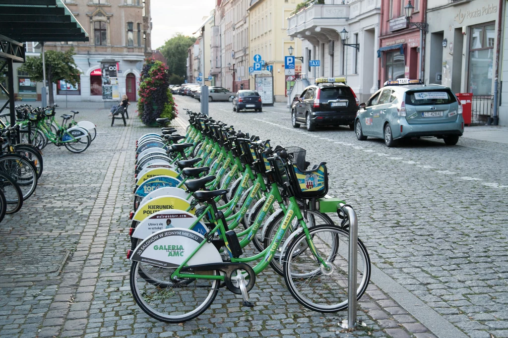 Nie każde miasto dysponuje miejskimi rowerami, a powinno