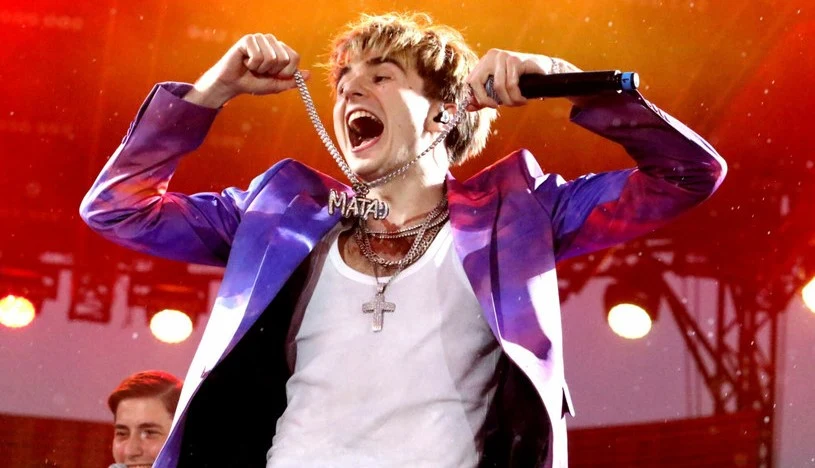 Mata spadł ze sceny podczas koncertu