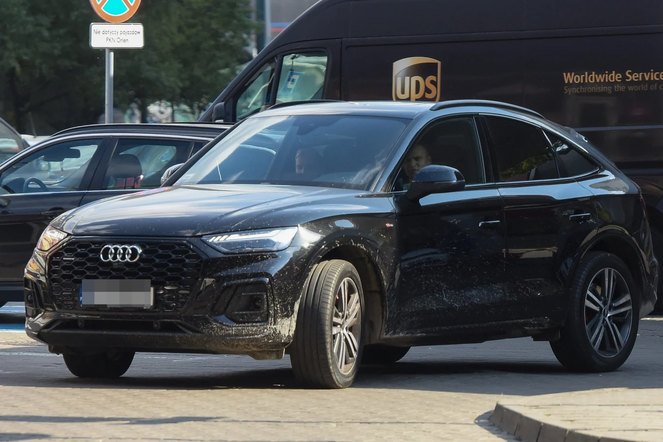 Maffashion przyłapana przez paparrazich na randce z nowym wybrankiem Maffashion przyłapana przez paparrazich na randce z nowym wybrankiem