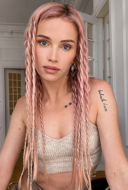 Maffashion zaprezentowała się fanom w nowej fryzurze