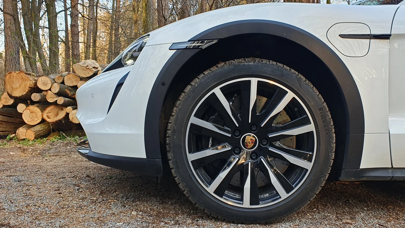 Porsche Taycan 4S Cross Turismo