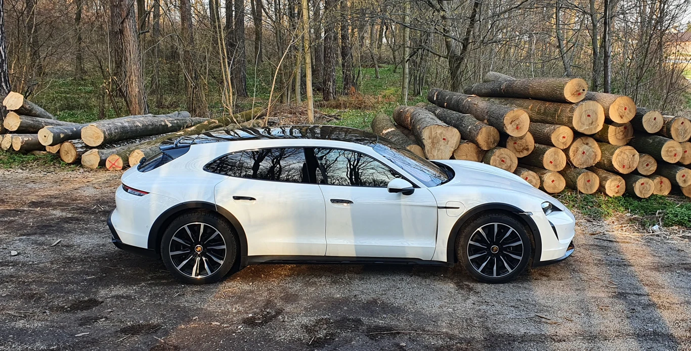 Porsche Taycan 4S Cross Turismo