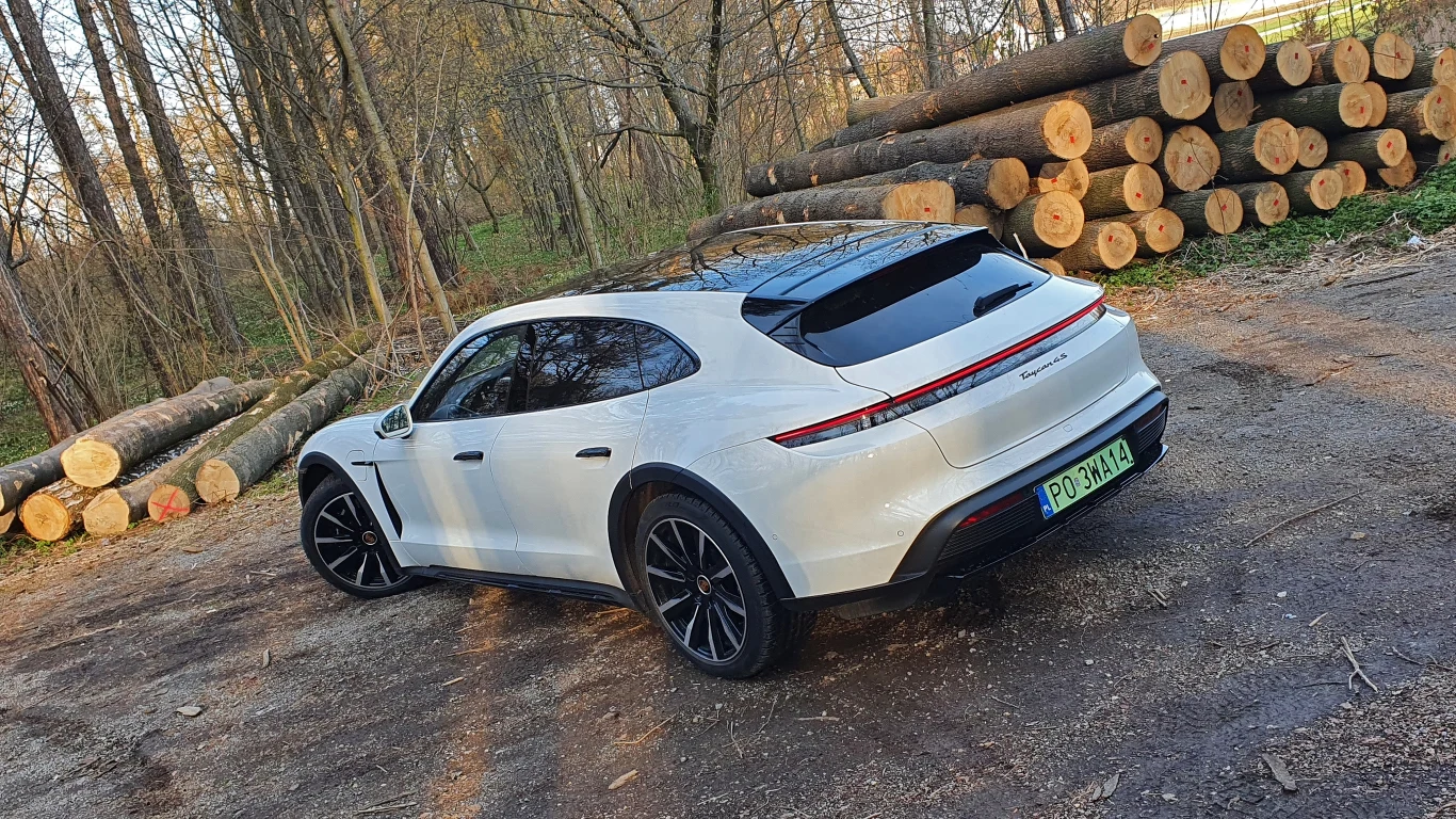 Porsche Taycan 4S Cross Turismo