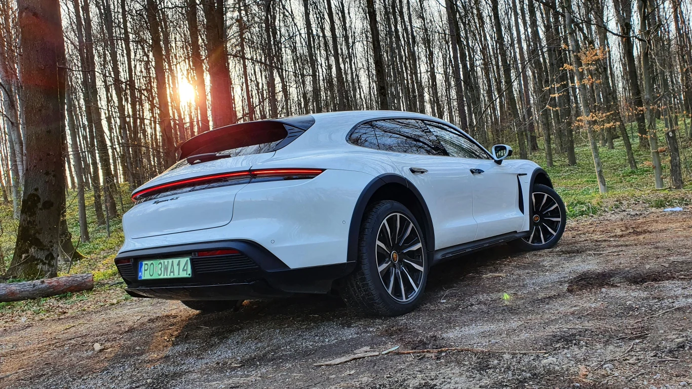 Porsche Taycan 4S Cross Turismo