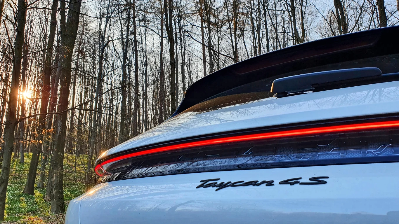 Porsche Taycan 4S Cross Turismo