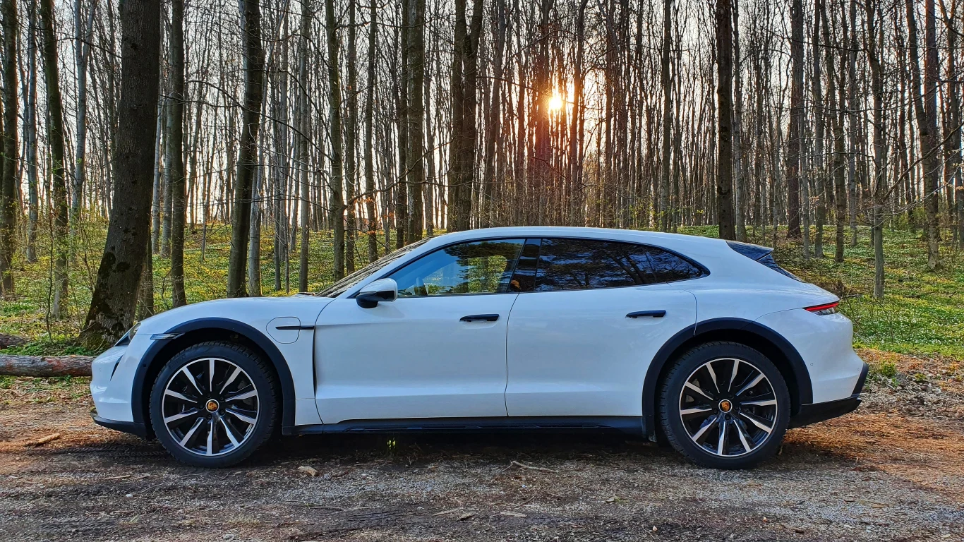 Porsche Taycan 4S Cross Turismo