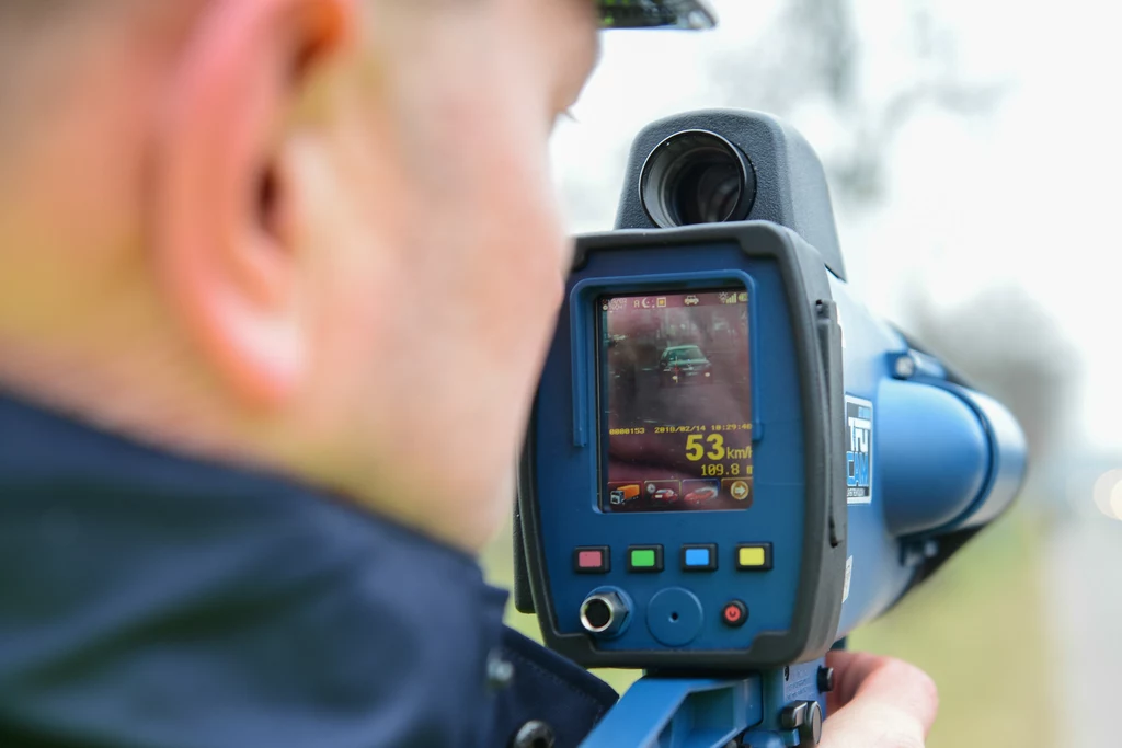 Od 17 września 1 punkt karny może być przyznany już za przekroczenie prędkości o... 1 km/h. 