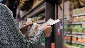 W całej Polsce dochodzi do sytuacji, że klienci zamiast paragonów otrzymują coś innego. Każdorazowo jest to naruszenie prawa