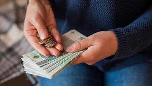 Jeśli wskaźnik inflacji prognozowany na następny rok przekracza 5 proc., to pensję minimalną należy podnieść dwukrotnie w ciągu roku (zdj. ilustracyjne)