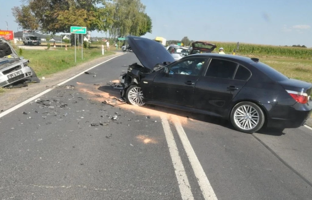 Kierowca BMW doprowadził do wypadku czterech aut