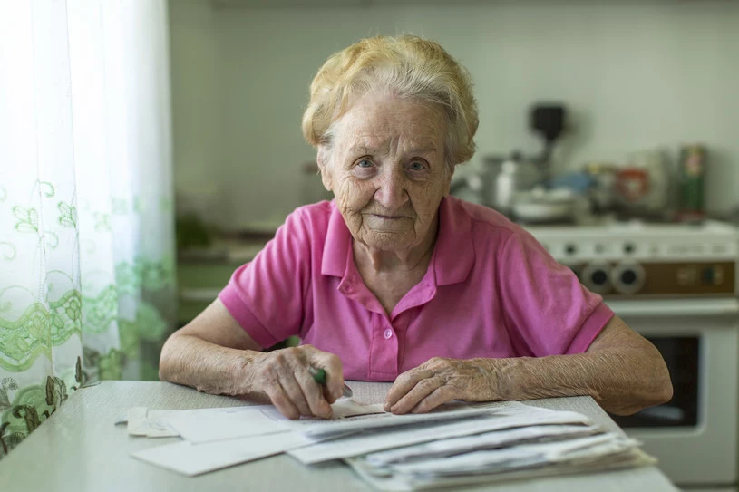Jak skorzystać z PIT-0 dla emeryta? Nowa ulga dla seniorów 2022 to oszczędność do nawet kilku tys. złotych 