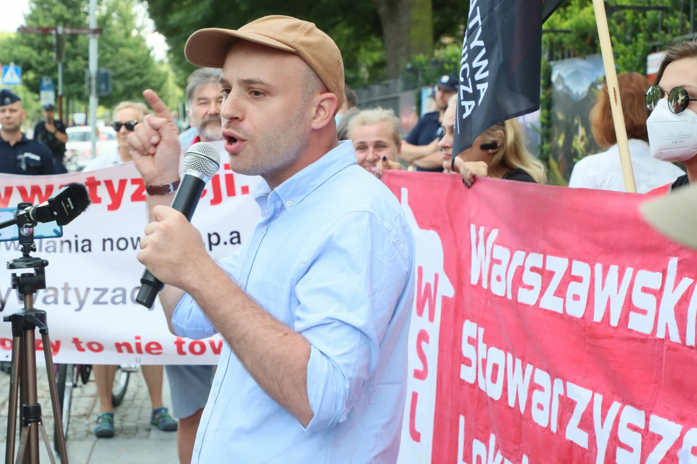 Jan Śpiewak podczas ogólnokrajowego protestu organizacji lokatorskich w sprawie reprywatyzacji