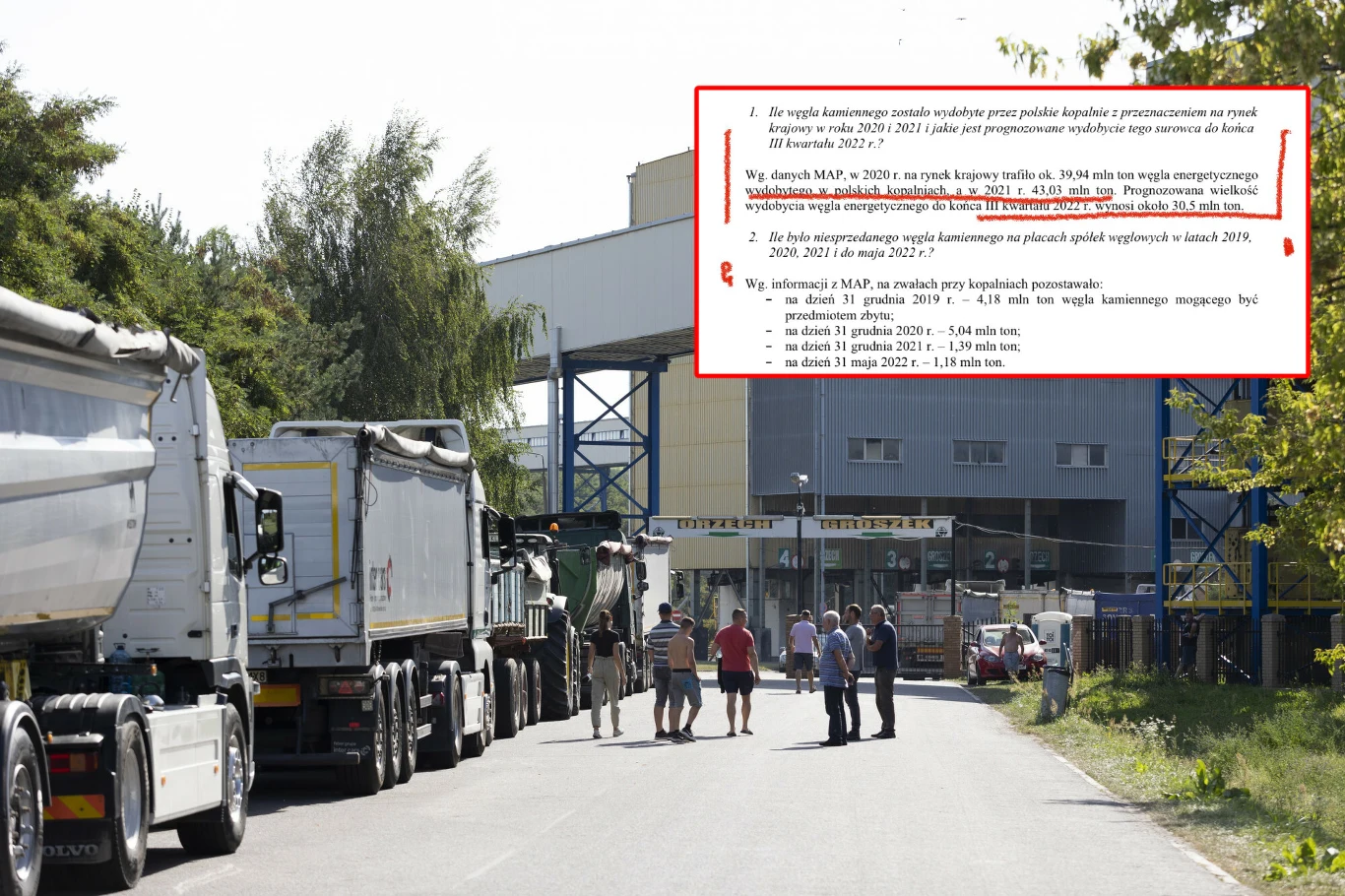 Kilkukilometrowa kolejka po węgiel przed kopalnią Bogdanka i odpowiedź ministerstwa dla senatora Gawłowskiego Kilkukilometrowa kolejka po węgiel przed kopalnią Bogdanka i odpowiedź ministerstwa dla senatora Gawłowskiego