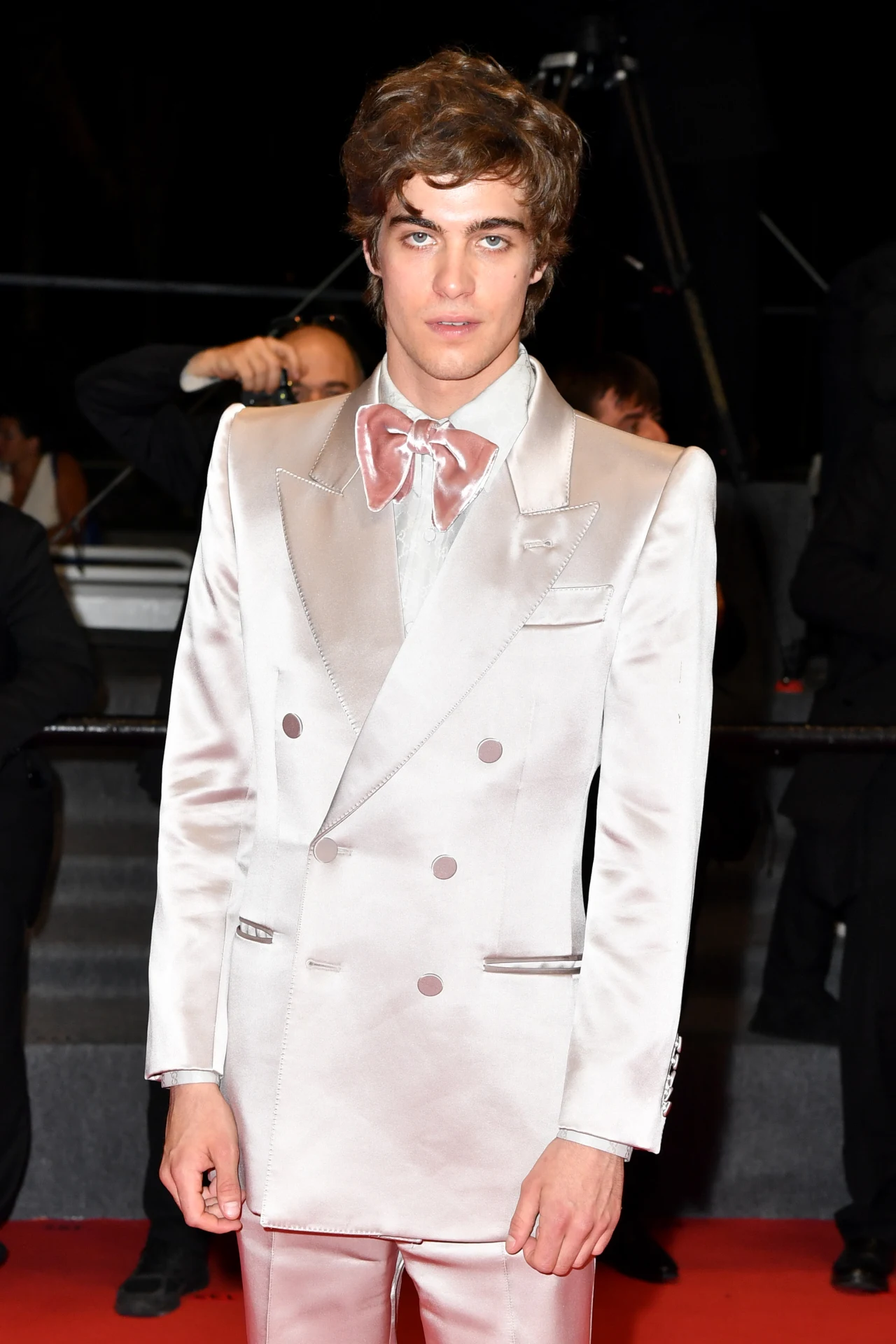 Lorenzo Zurzolo na czerwonym dywanie w Cannes 