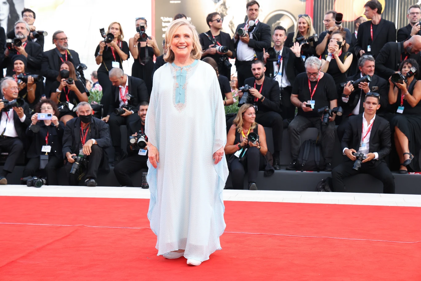 Niespodziewanym gościem uroczystości otwarcia festiwalu w Wenecji była Hilary Clinton.