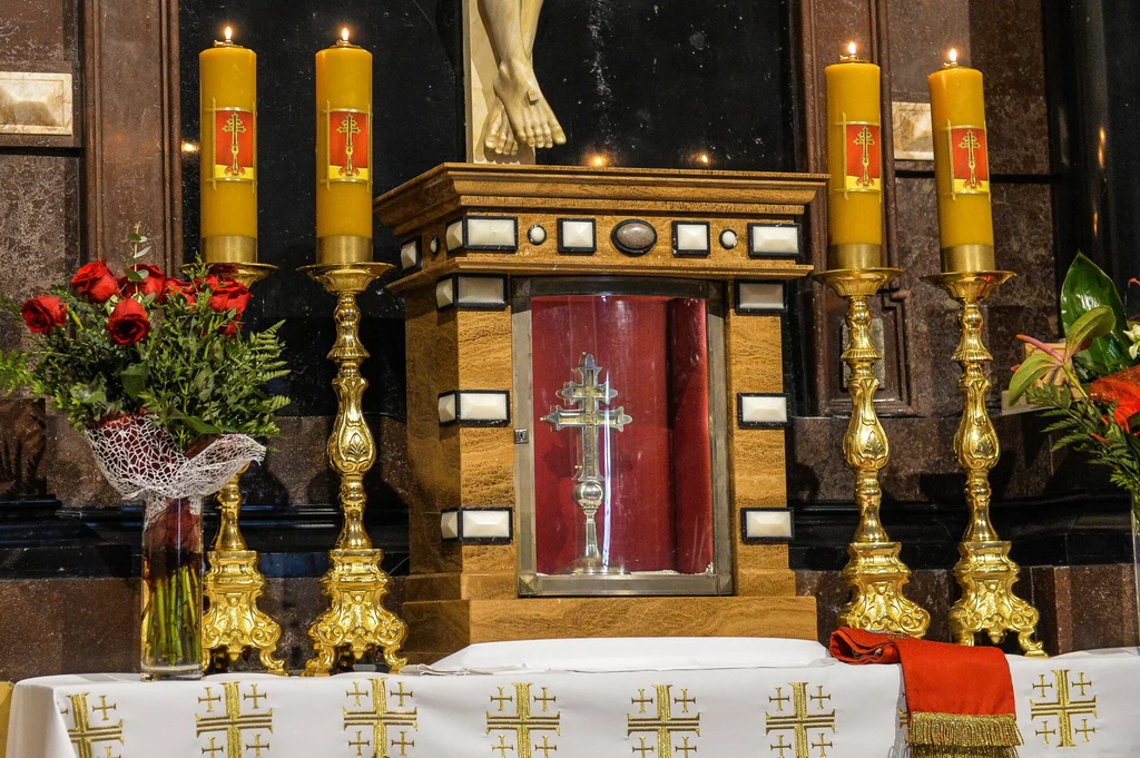 W polskich świątyniach znajdują się również relikwie Krzyża Świętego