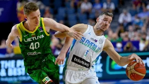 Goran Dragić (z piłką)