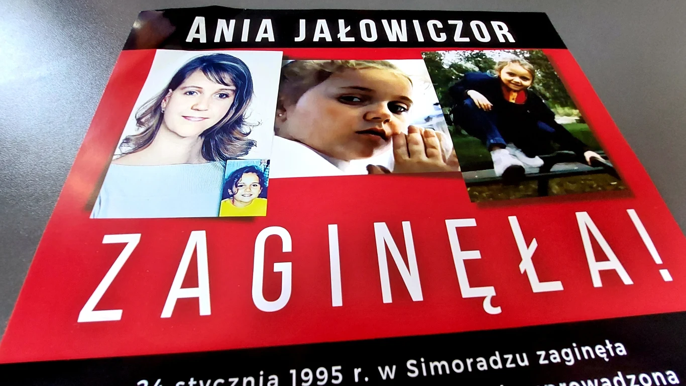 Plakat przypominający o zaginięciu Ani Jałowiczor