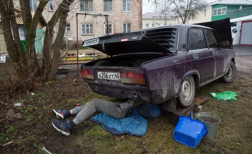Od połowy grudnia 2021 roku w Rosji nie ma obowiązku przeprowadzania badań technicznych pojazdów. Każdy właściciel musi sam dbać o stan techniczny swojego auta Od połowy grudnia 2021 roku w Rosji nie ma obowiązku przeprowadzania badań technicznych pojazdów. Każdy właściciel musi sam dbać o stan techniczny swojego auta