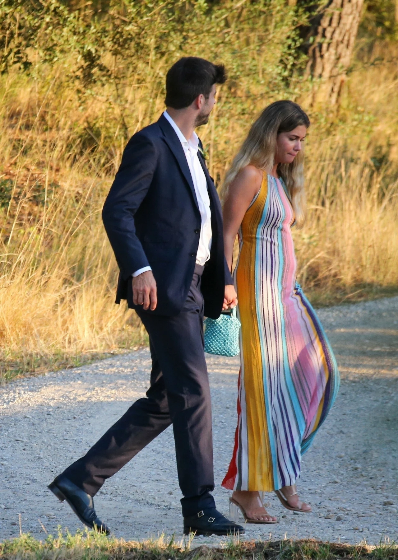 Gerard Pique i Clara Chia Marti na romantycznym spacerze Gerard Pique i Clara Chia Marti na romantycznym spacerze