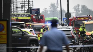 Mieszkańcy Szwecji do strzelanin "zaczynają się przyzwyczajać". Na zdjęciu policja zabezpieczająca teren po strzelaninie w centrum handlowym w Malmo