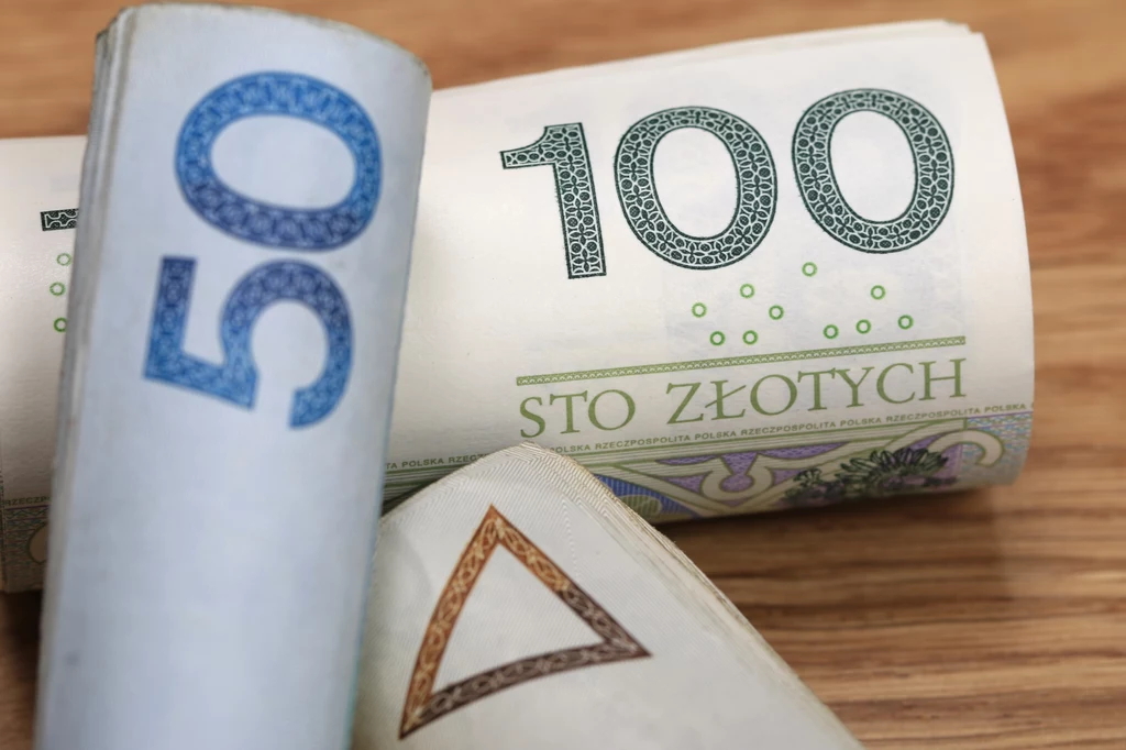 Wraz ze spadkiem wskaźnika WIBOR spadać będą raty kredytów. Można też oczekiwać obniżenia stóp procentowych