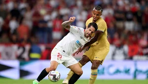 Zamieszanie na meczu. Sędzia ruszył do ławki Barcelony