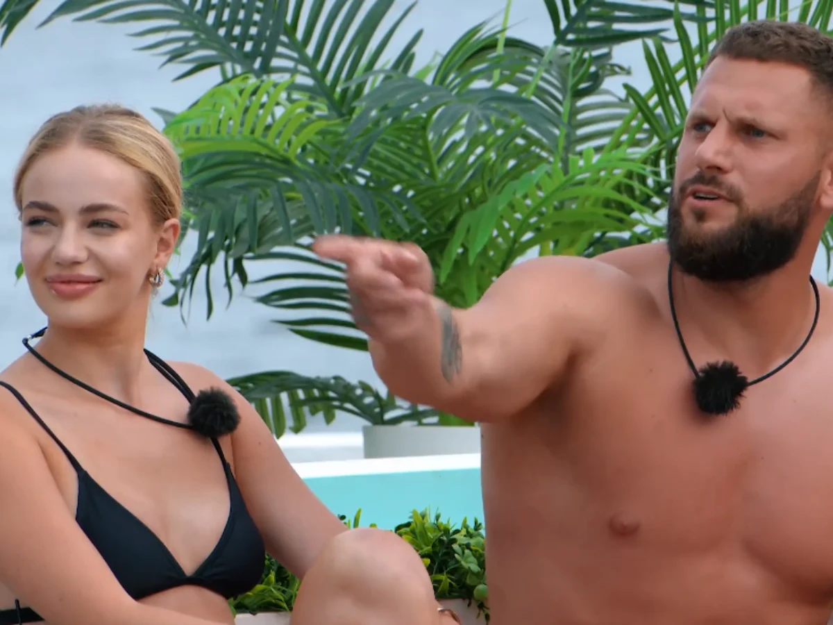 "Sobota na Love Island": Uczestnicy wracają do szkół! "Sobota na Love Island": Uczestnicy wracają do szkół!