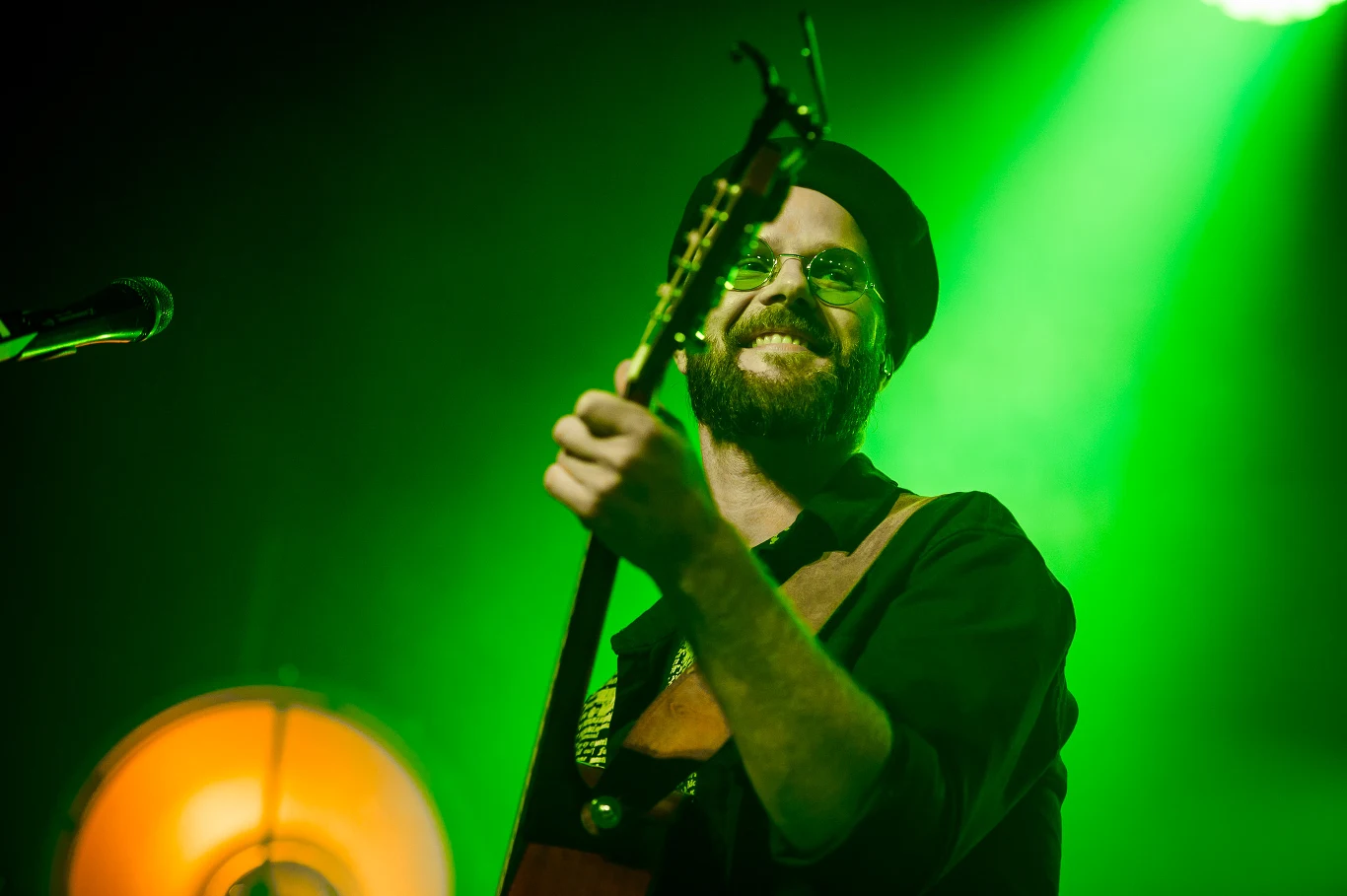 Mieszkający obecnie na stałe w Niemczech wokalista cieszy się największą popularnością w krajach niemieckojęzycznych. Wierną grupę ma także w Polsce - fani licznie stawili się na obu koncertach w naszym kraju. Mieszkający obecnie na stałe w Niemczech wokalista cieszy się największą popularnością w krajach niemieckojęzycznych. Wierną grupę ma także w Polsce - fani licznie stawili się na obu koncertach w naszym kraju.