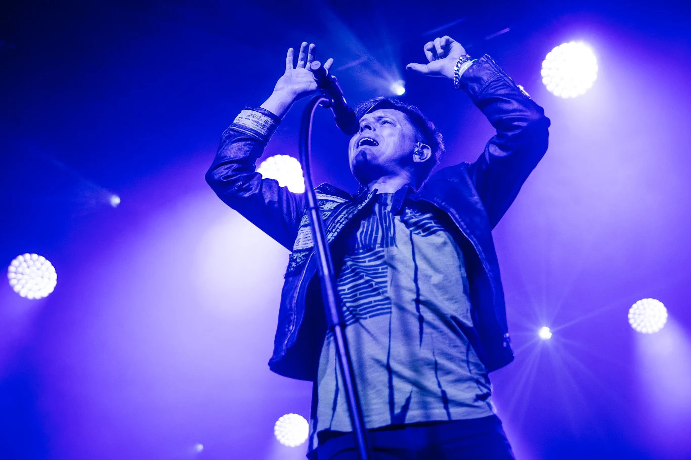 Zobacz zdjęcia z koncertu Michaela Patricka Kelly'ego w Warszawie! Zobacz zdjęcia z koncertu Michaela Patricka Kelly'ego w Warszawie!