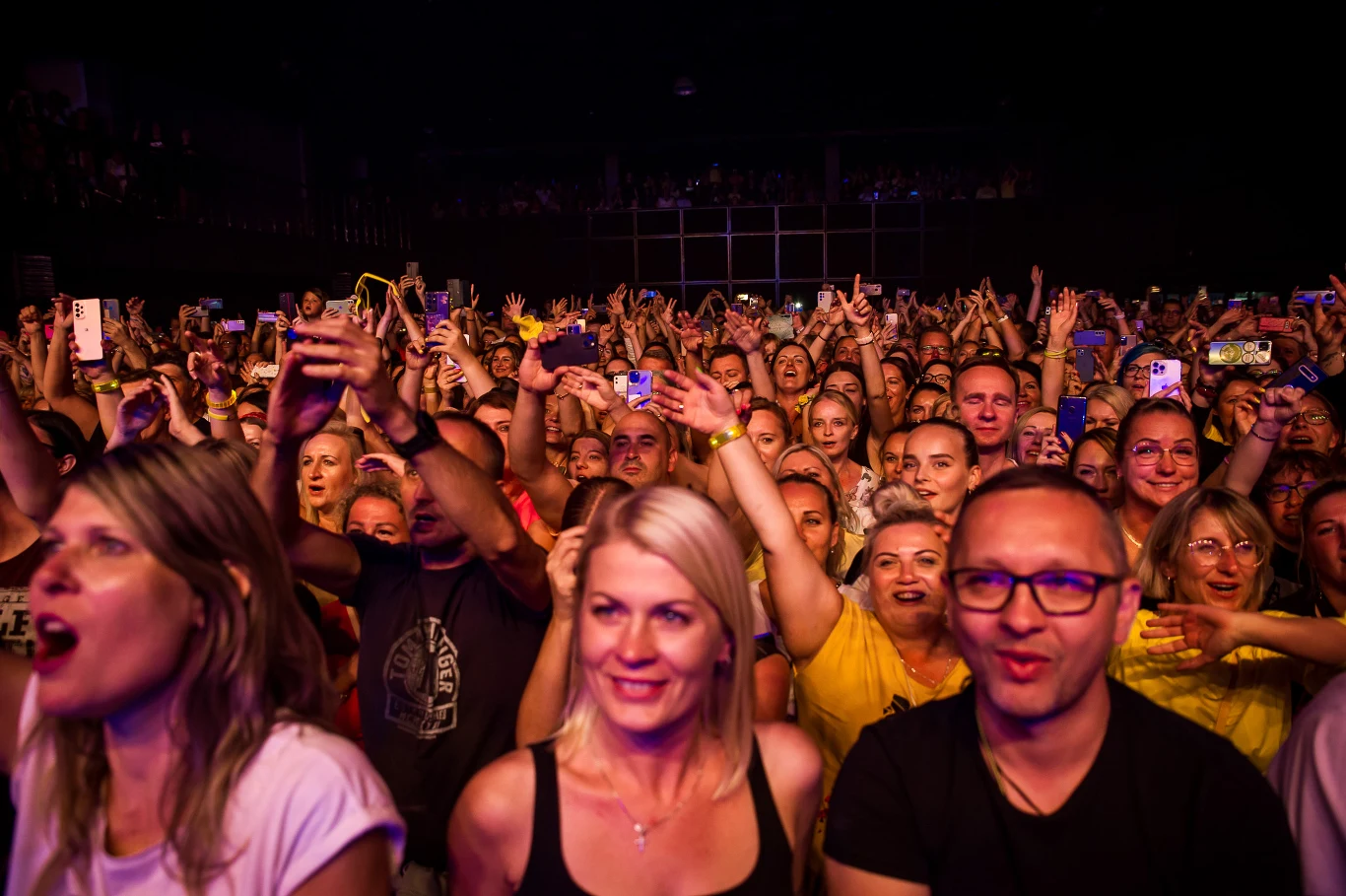 Zobacz zdjęcia z koncertu Michaela Patricka Kelly'ego w Warszawie! Zobacz zdjęcia z koncertu Michaela Patricka Kelly'ego w Warszawie!