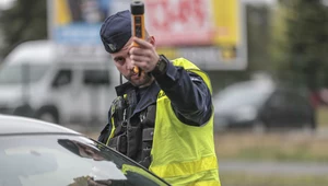 Policjanci wykrywają coraz więcej pijanych kierowców. Mimo tego, spada liczba wypadków