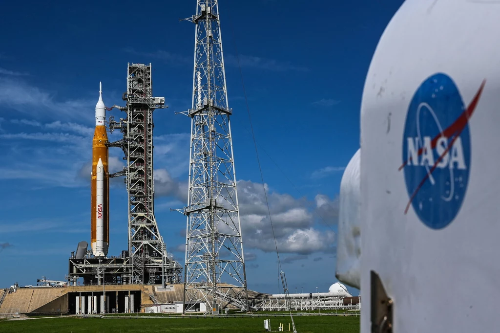 NASA po raz drugi w ciągu tygodnia przerwała próbę wystrzelenia rakiety Space Launch System (SLS) ze względu na "uporczywy wyciek paliwa". Według NASA może to opóźnić misję programu Artemis o co najmniej kilka tygodni.