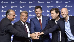 To on stoi za transferowym sukcesem "Barcy"? Media wskazały "cichego bohatera"