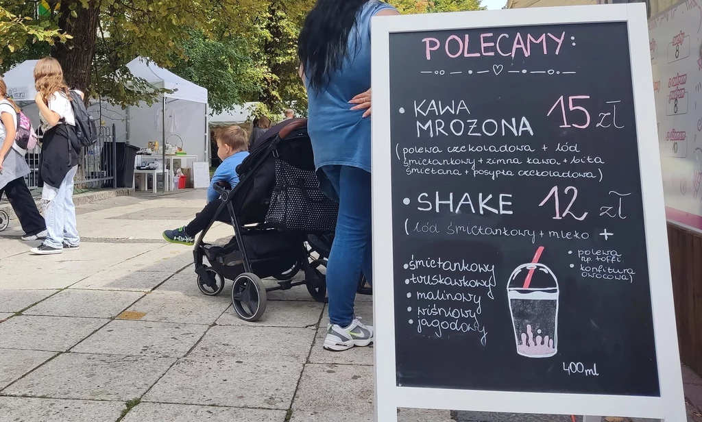 Ceny w strefie gastronomicznej szokują internautów