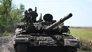 Ukraiński czołg T-72 na linii frontu