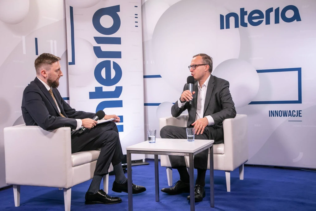 Paweł Borys, prezes PFR w studiu Interii podczas Forum Ekonomicznego w Karpaczu 