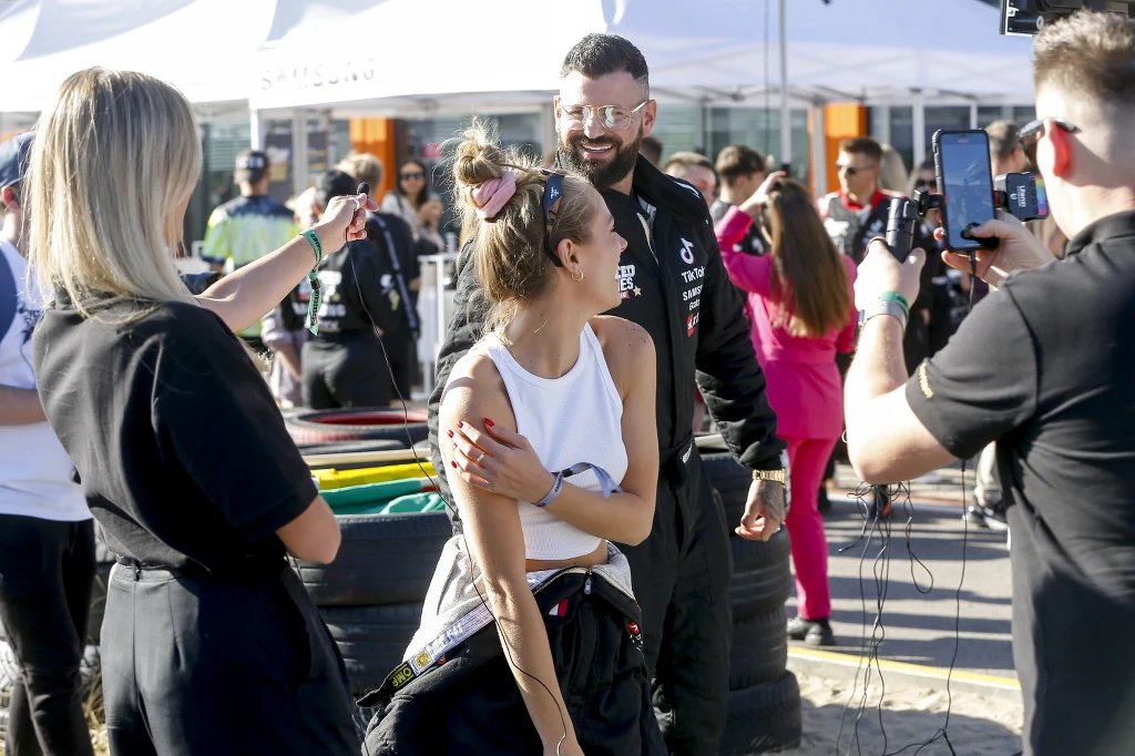 Wiktoria Gąsiewska i Wojtek Gola podczas Speed Games Wiktoria Gąsiewska i Wojtek Gola podczas Speed Games