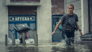 Agnieszka Żulewska w scenie z serialu "Wielka woda"