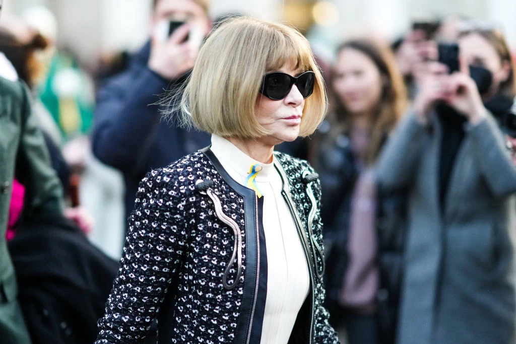 French bob to fryzura, która kończy się na wysokości ust.  Anna Wintour kocha to cięcie