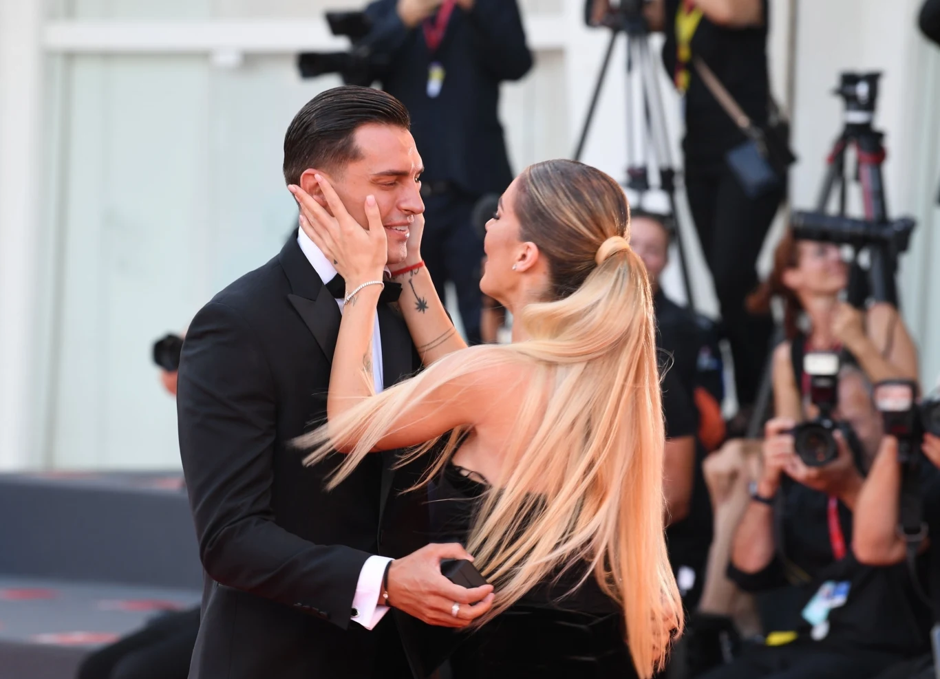 Alessandro Basciano i Sophie Codegoni zaręczyli się w Wenecji Alessandro Basciano i Sophie Codegoni zaręczyli się w Wenecji