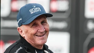 Jest na emeryturze, ale wyrywają go sobie z rąk