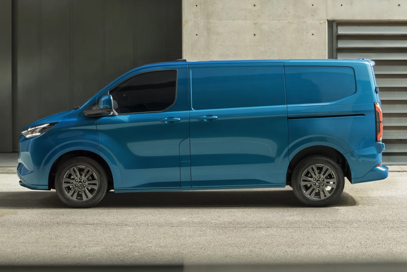 Ford E-Transit Custom