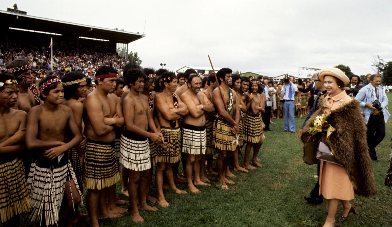 Królowa Elżbieta II w 1977 Królowa Elżbieta II w 1977