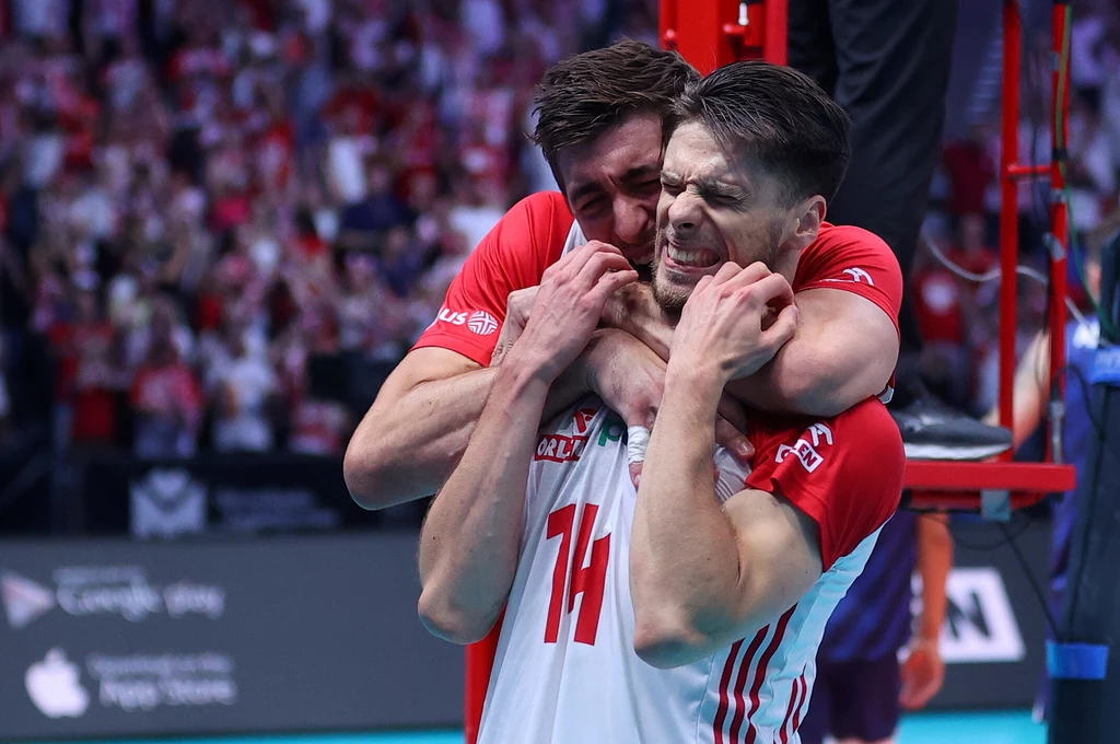 Siatkarze reprezentacji Polski Łukasz Kaczmarek (tył) i Aleksander Śliwka (przód)