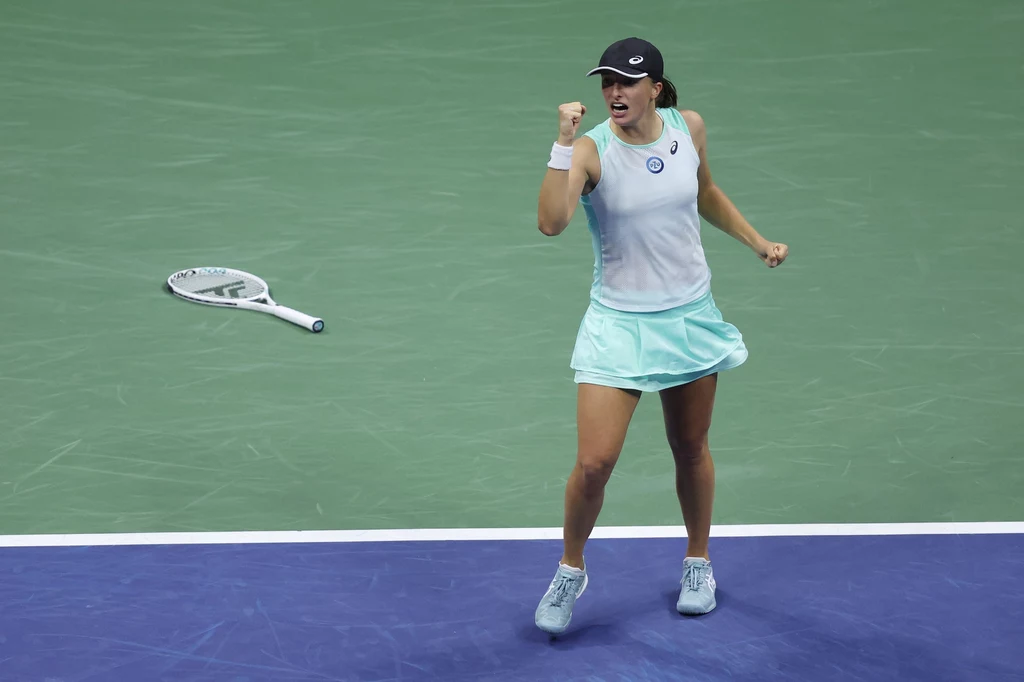 Iga Świątek ciesząca się z awansu do finału US Open Iga Świątek ciesząca się z awansu do finału US Open