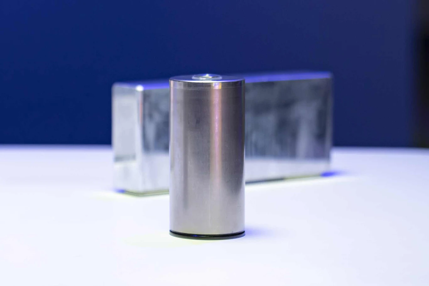 Nowe, cylindryczne ogniwo baterii BMW